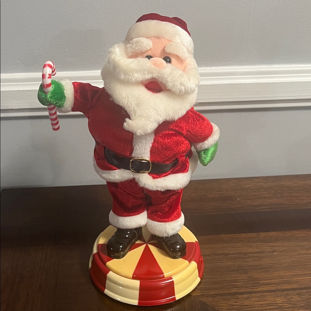 GEMMY DANCING SINGING SANTA CHRISTMAS DECOR